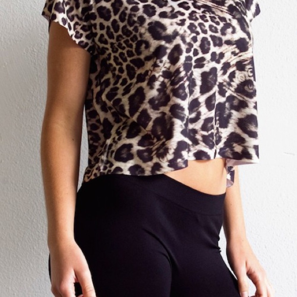 Leopard Crop Top - Picture 3 of 4